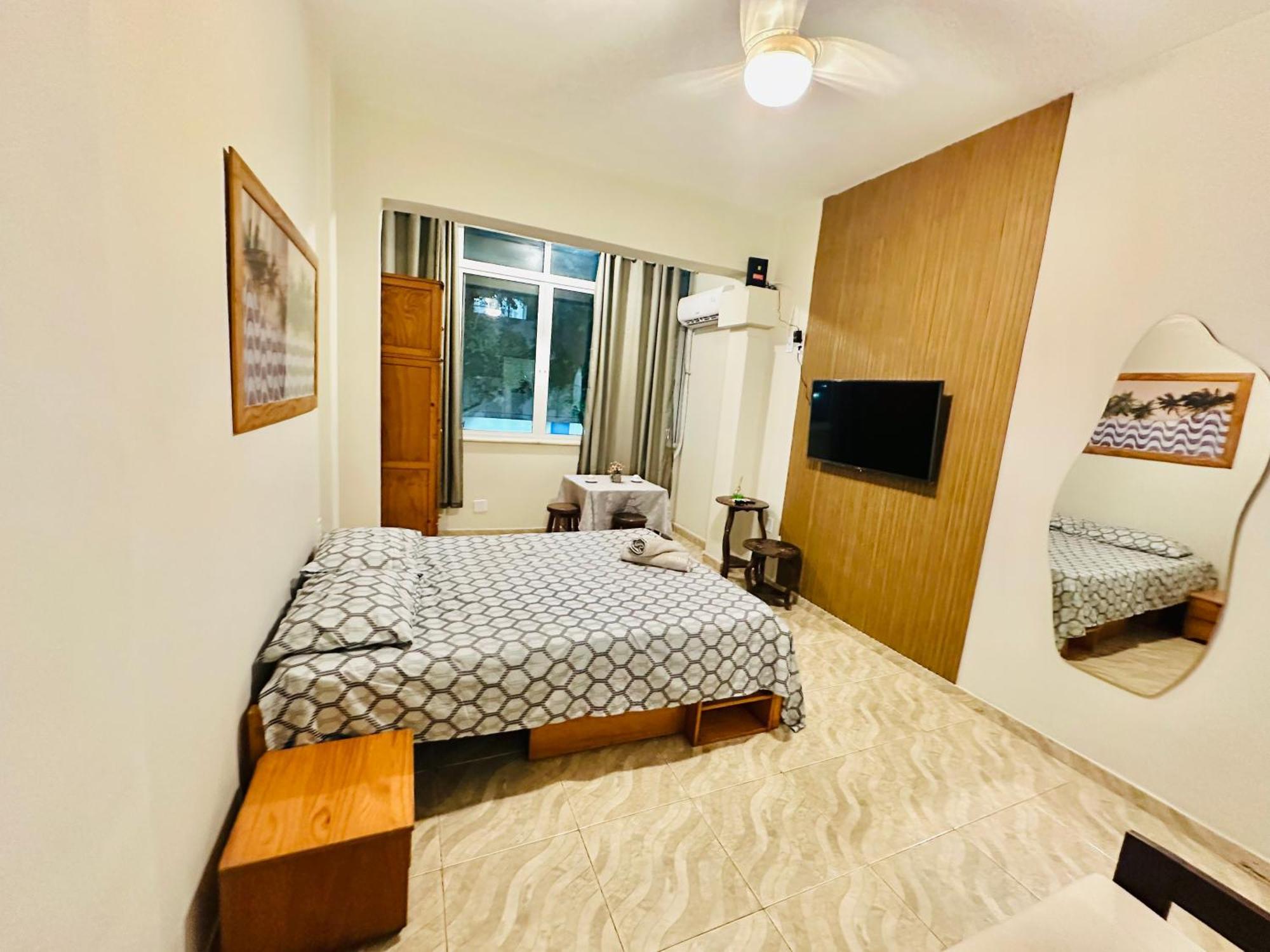 Ocean Post 4 Copacabana Apartamento *